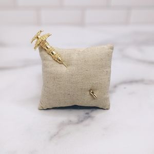 Vintage golf ornate hat pin